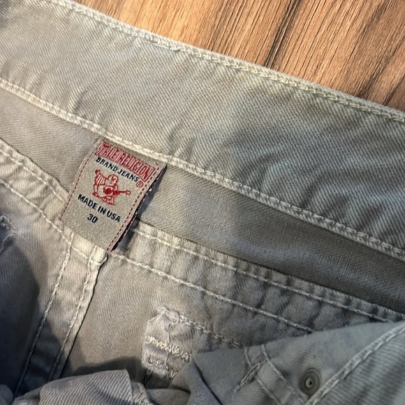 True Religion Joey Cut Off Shorts Women’s Size 30 Gray Distressed Raw Hem - Picture 5 of 8